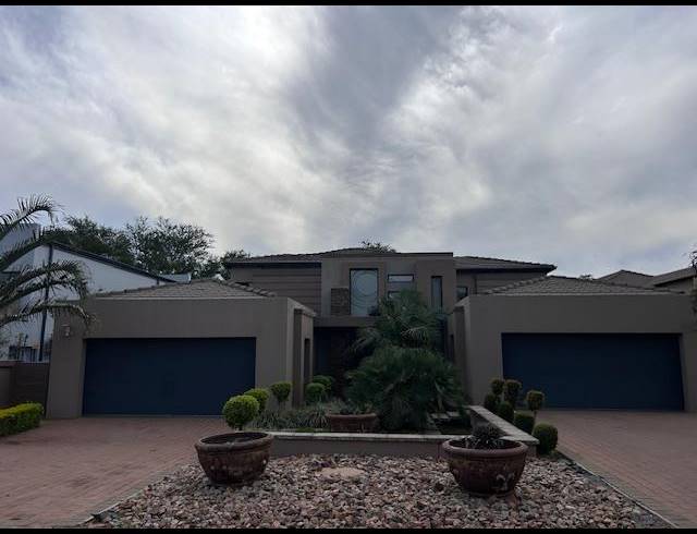 5 BEDROOM HOUSE FOR SALE IN ZAMBEZI COUNTRY ESTATE